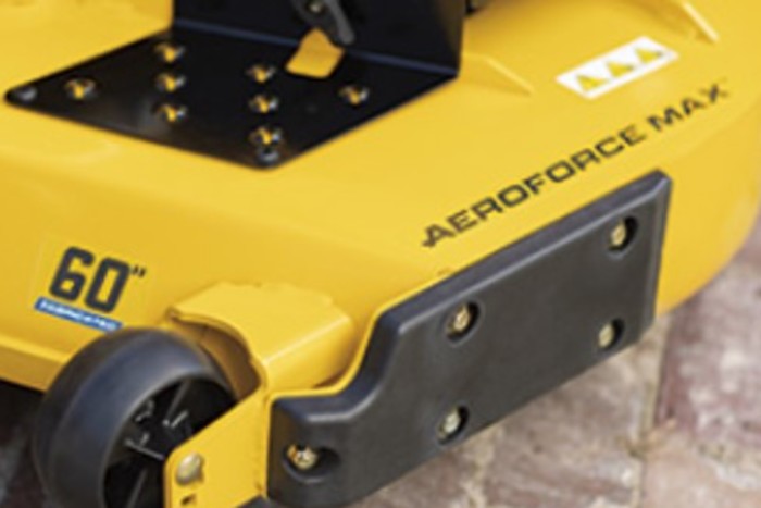 PLATEAU DE COUPE RENFORCÉ Le châssis en acier tubulaire ainsi que le plateau de coupe AeroForce Max ™ sont soudés et renforcés