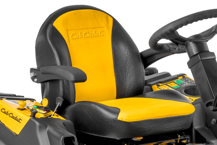 Un siège confortable avec accoudoirs - Zero-Turn Cub Cadet XZ3 Un siège confortable avec accoudoirs - Zero-Turn Cub Cadet XZ3
