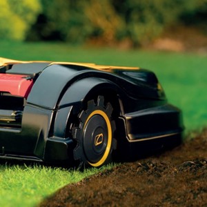 Robot tondeuse Cub Cadet XR5 - Technologie mode bordures Robot tondeuse Cub Cadet XR5 - Technologie mode bordures