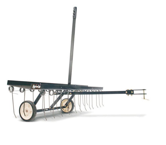 Démousseur tracté 190-526-000 pour autoportée MTDDémousseur tracté 190-526-000 pour autoportée MTD et Cub Cadet Démousseur tracté 190-526-000 pour autoportée MTD et Cub Cadet